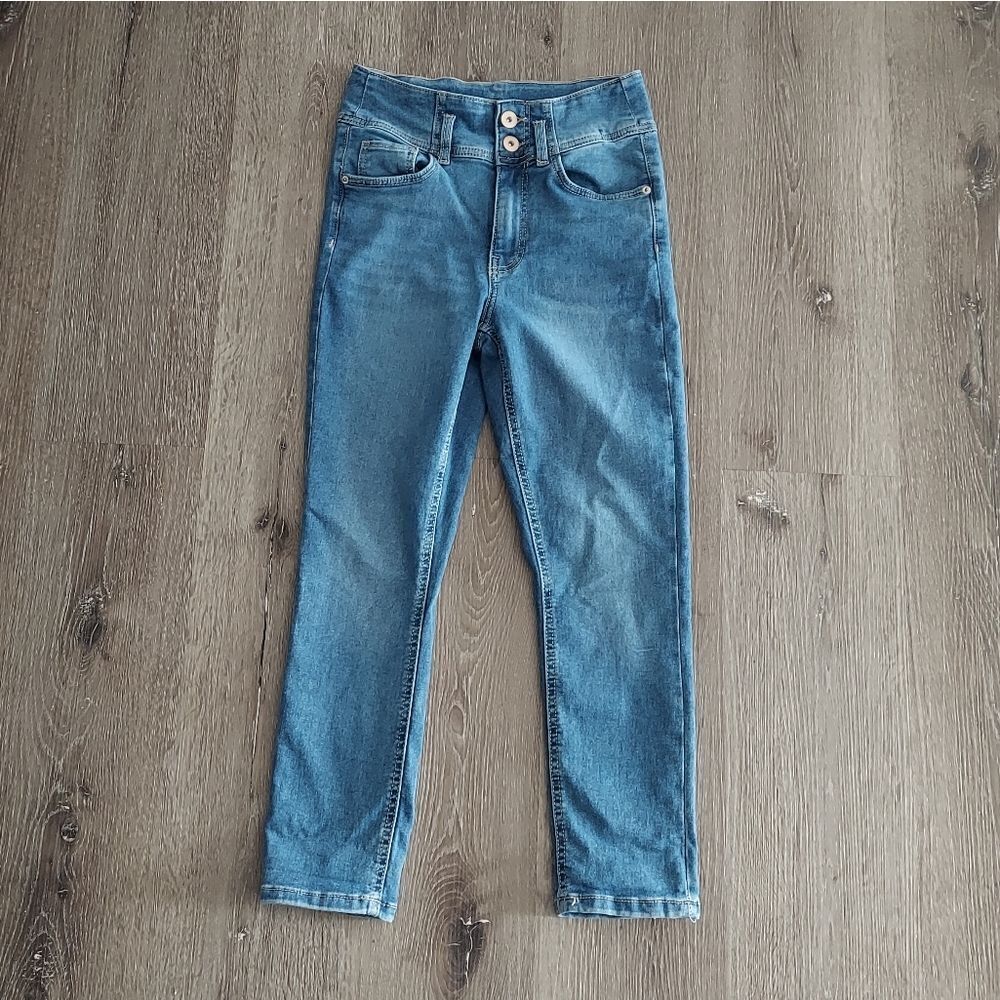 No Boundaries High Rise Jeans Size 7